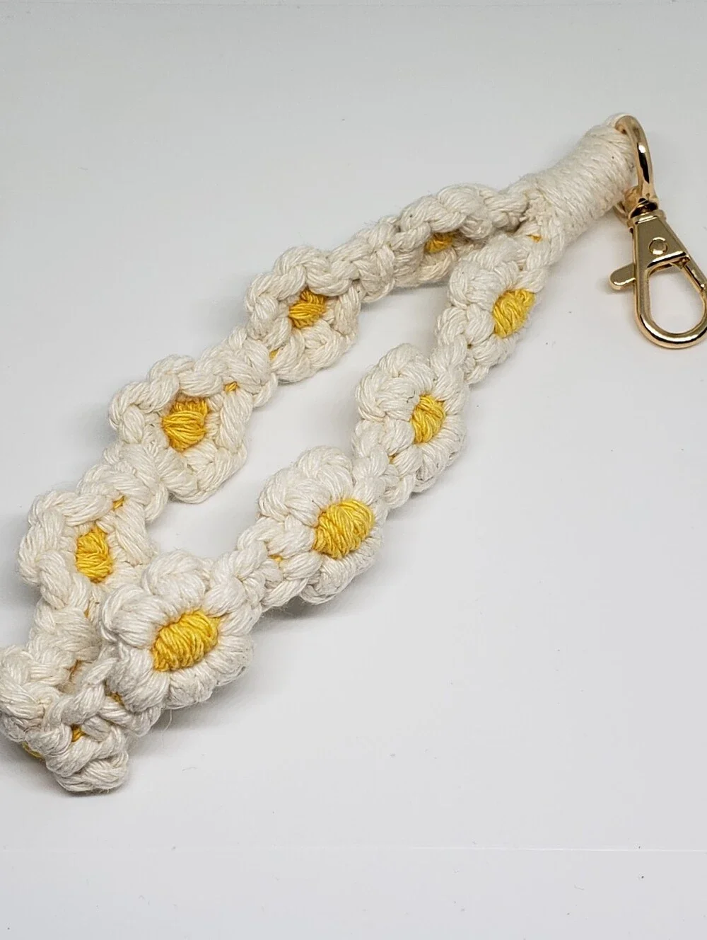 White and Yellow Boho Daisy Crochet Flower Wristlet Keychain NEW, NO TAGS